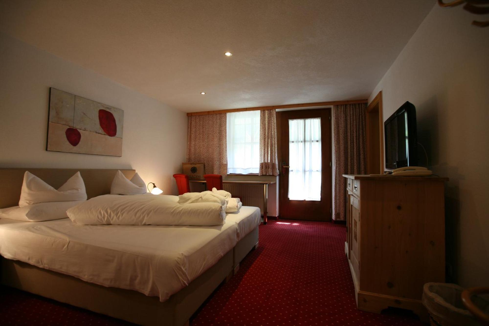 Bio-Hotel Saladina Gaschurn Quarto foto